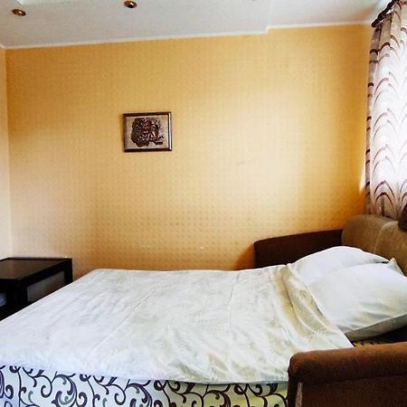 Two-Room Apartment Metro Levada Charkov Buitenkant foto