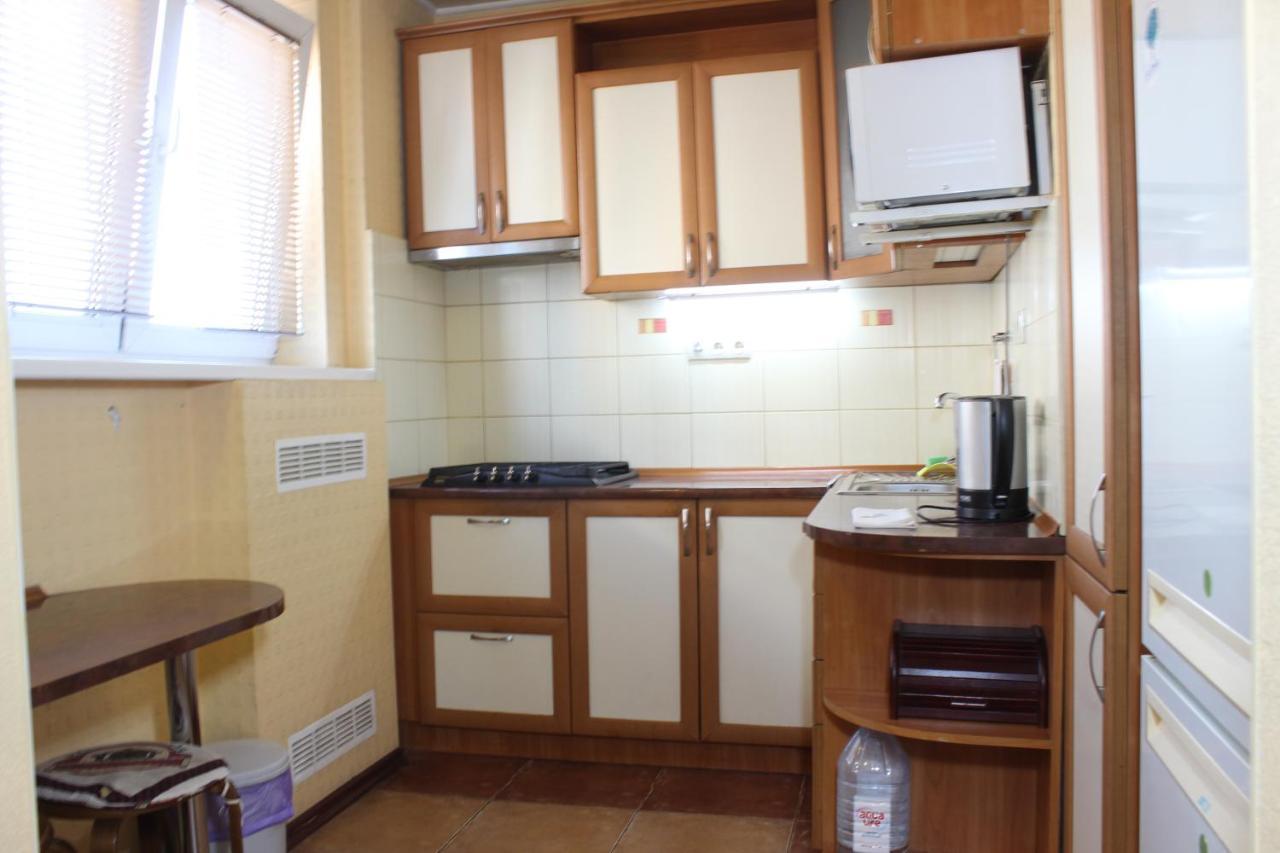 Two-Room Apartment Metro Levada Charkov Buitenkant foto